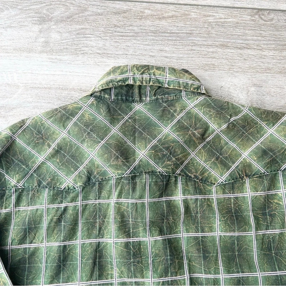 Twenty X Cotton Plaid Distressed Button Down Western Shirt - Picture 14 of 14